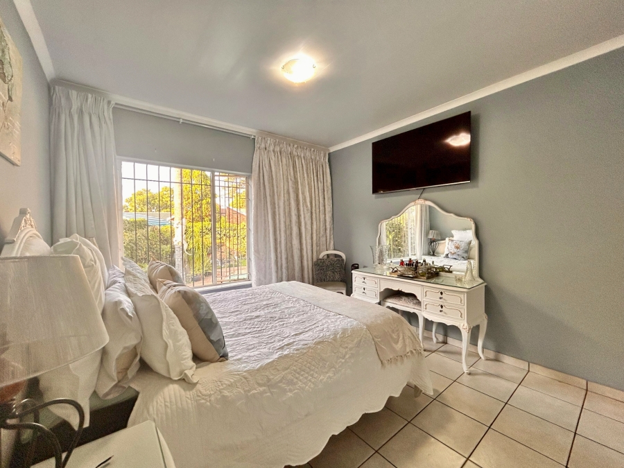 3 Bedroom Property for Sale in Garsfontein Gauteng
