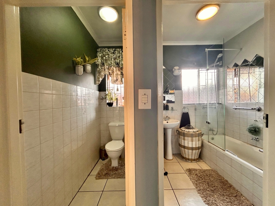 3 Bedroom Property for Sale in Garsfontein Gauteng