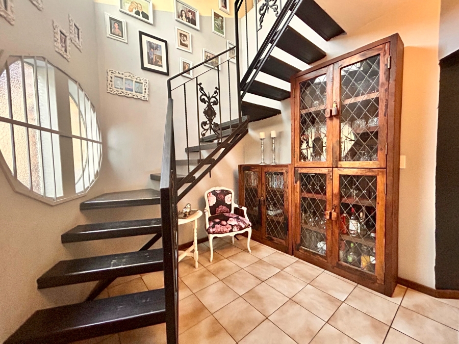 3 Bedroom Property for Sale in Garsfontein Gauteng