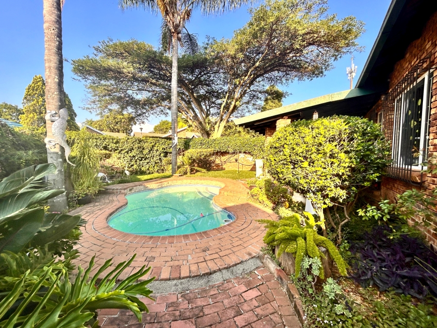 3 Bedroom Property for Sale in Garsfontein Gauteng