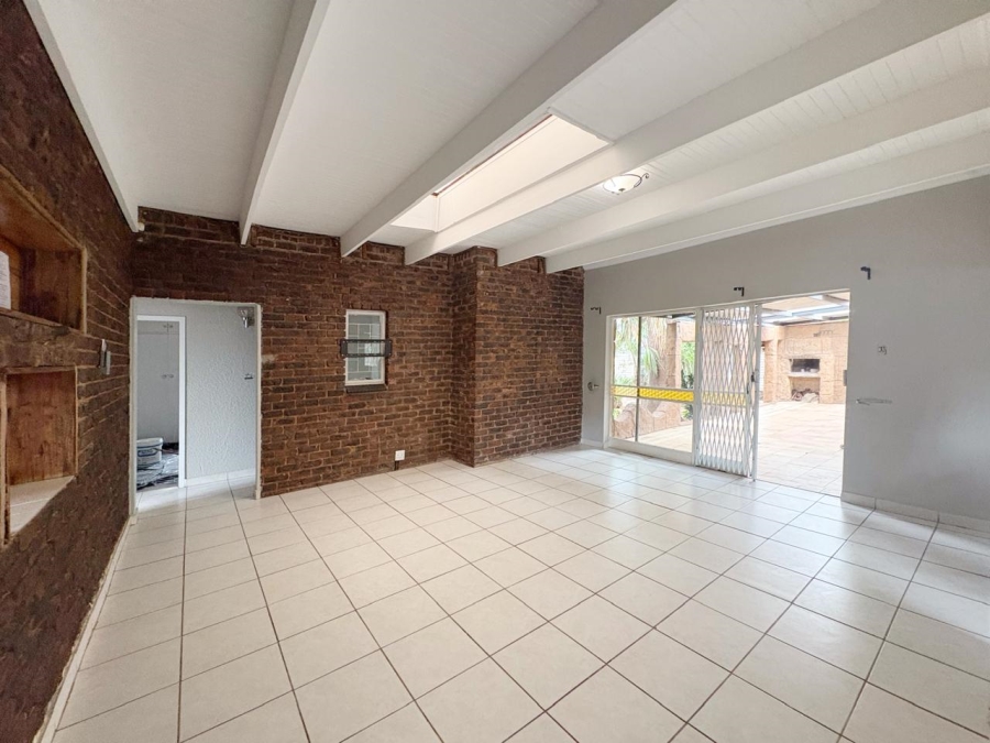 To Let 3 Bedroom Property for Rent in Sinoville Gauteng