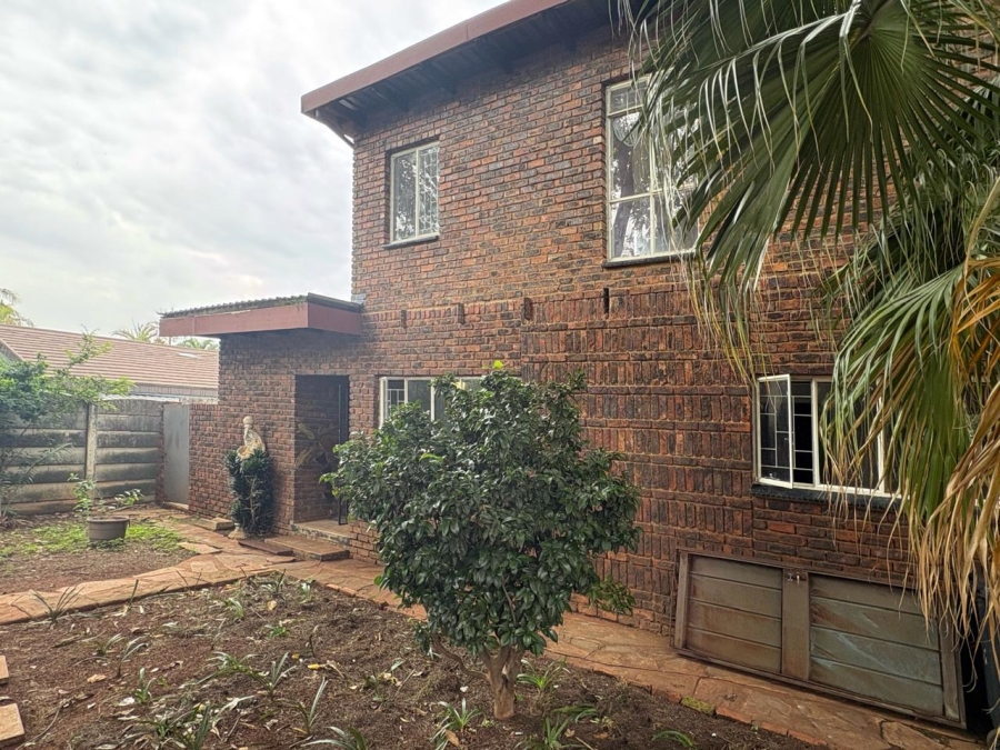 To Let 3 Bedroom Property for Rent in Sinoville Gauteng