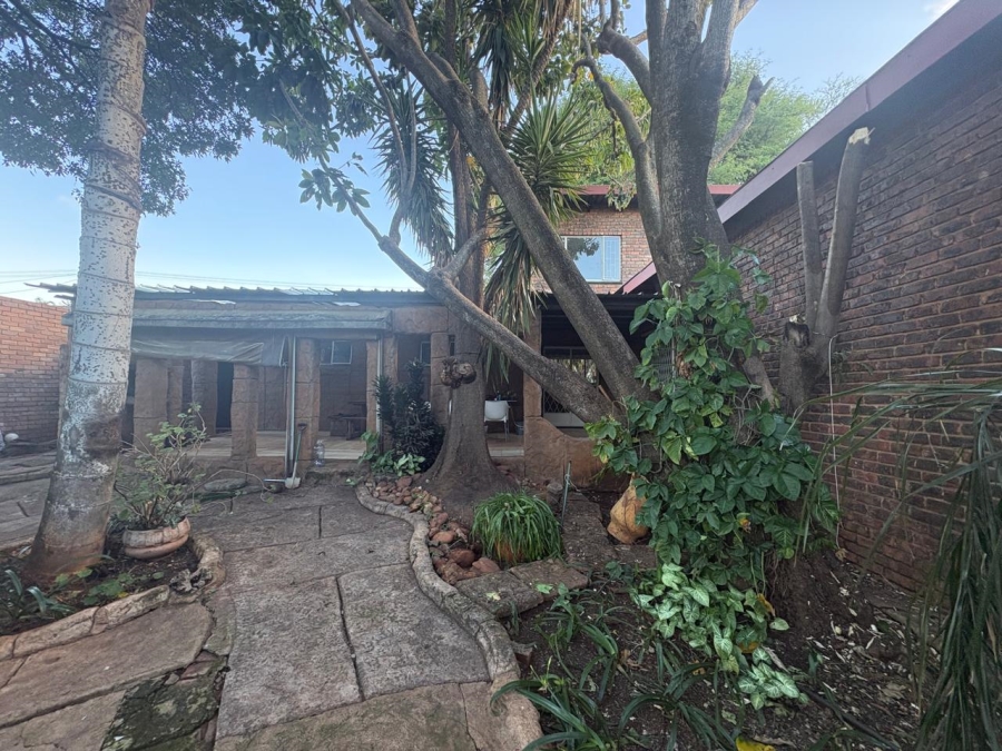 To Let 3 Bedroom Property for Rent in Sinoville Gauteng