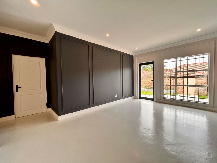 3 Bedroom Property for Sale in Faerie Glen Gauteng