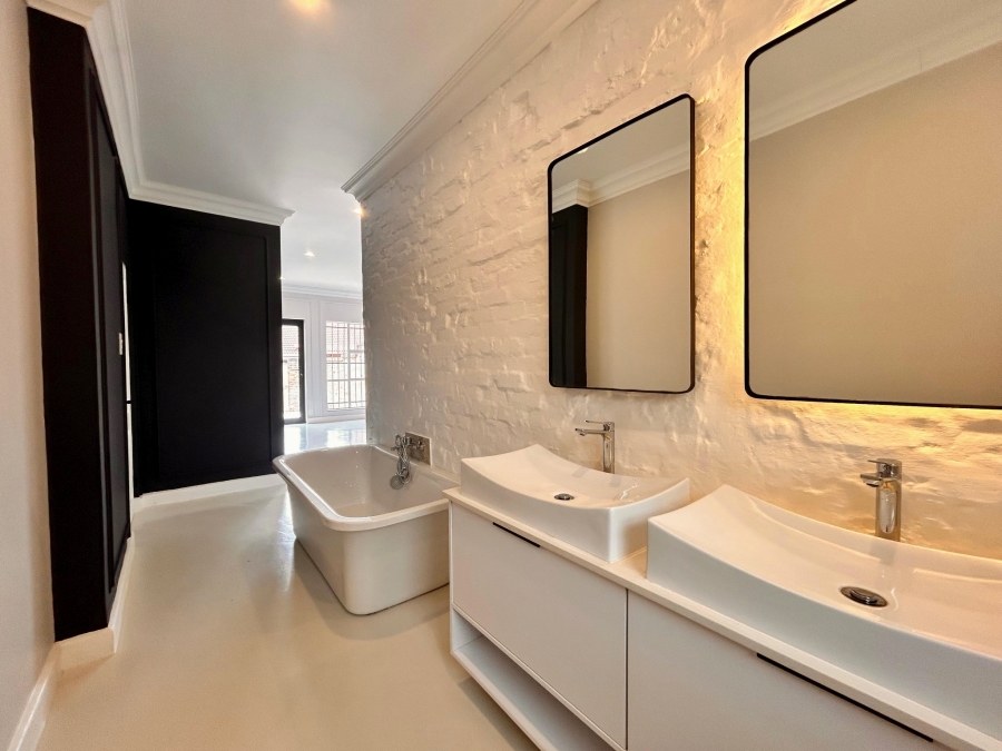 3 Bedroom Property for Sale in Faerie Glen Gauteng