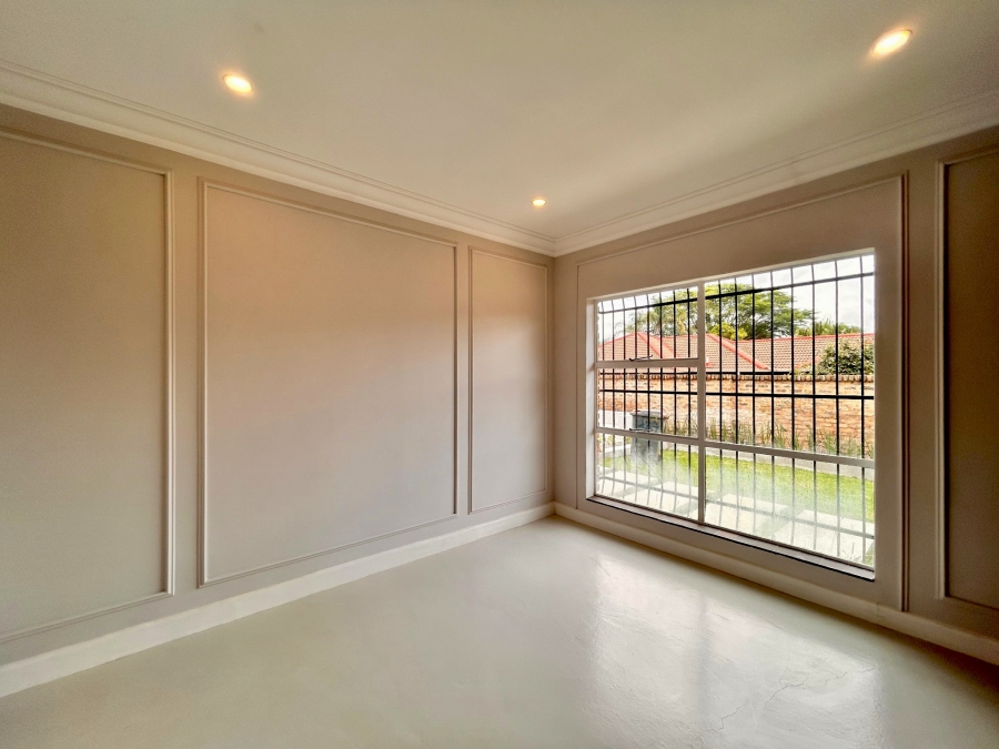 3 Bedroom Property for Sale in Faerie Glen Gauteng