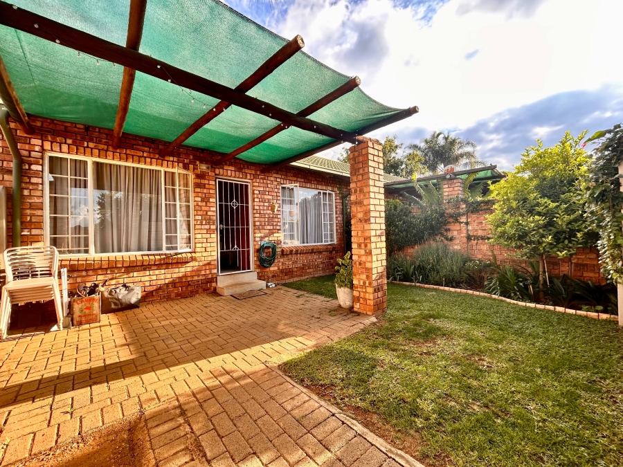 2 Bedroom Property for Sale in Moreleta Park Gauteng