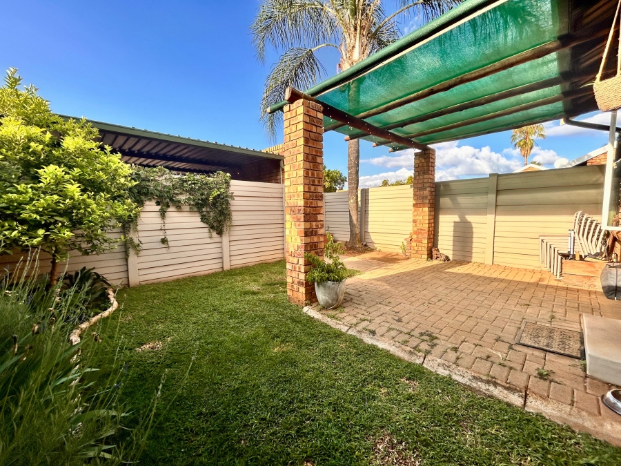 2 Bedroom Property for Sale in Moreleta Park Gauteng