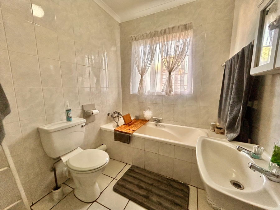 2 Bedroom Property for Sale in Moreleta Park Gauteng
