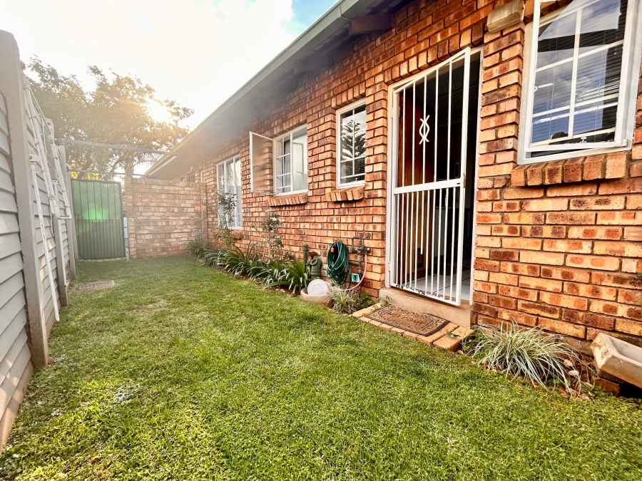 2 Bedroom Property for Sale in Moreleta Park Gauteng