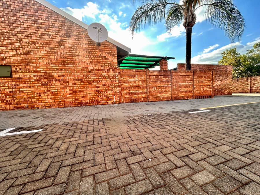 2 Bedroom Property for Sale in Moreleta Park Gauteng