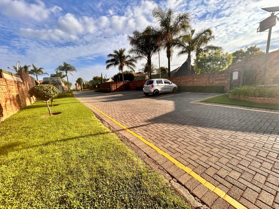2 Bedroom Property for Sale in Moreleta Park Gauteng