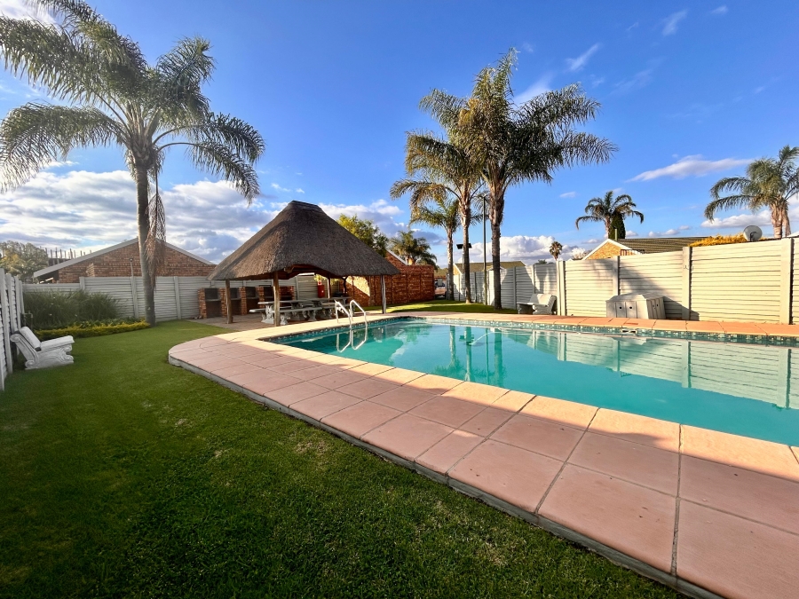 2 Bedroom Property for Sale in Moreleta Park Gauteng