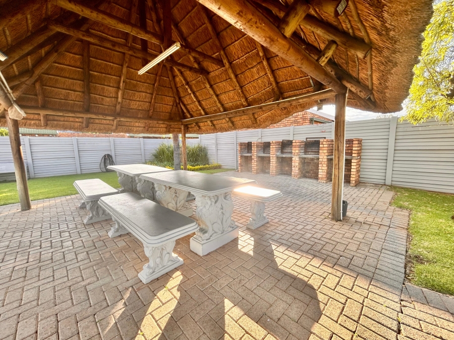 2 Bedroom Property for Sale in Moreleta Park Gauteng