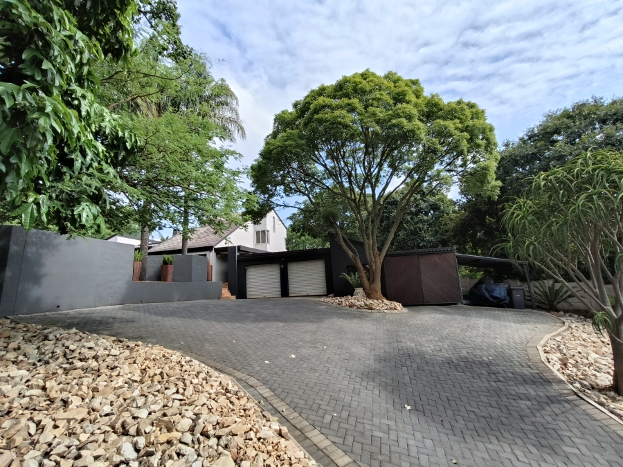 4 Bedroom Property for Sale in Garsfontein Gauteng