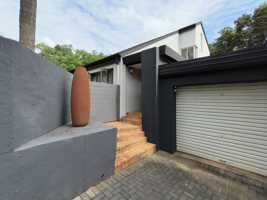 4 Bedroom Property for Sale in Garsfontein Gauteng