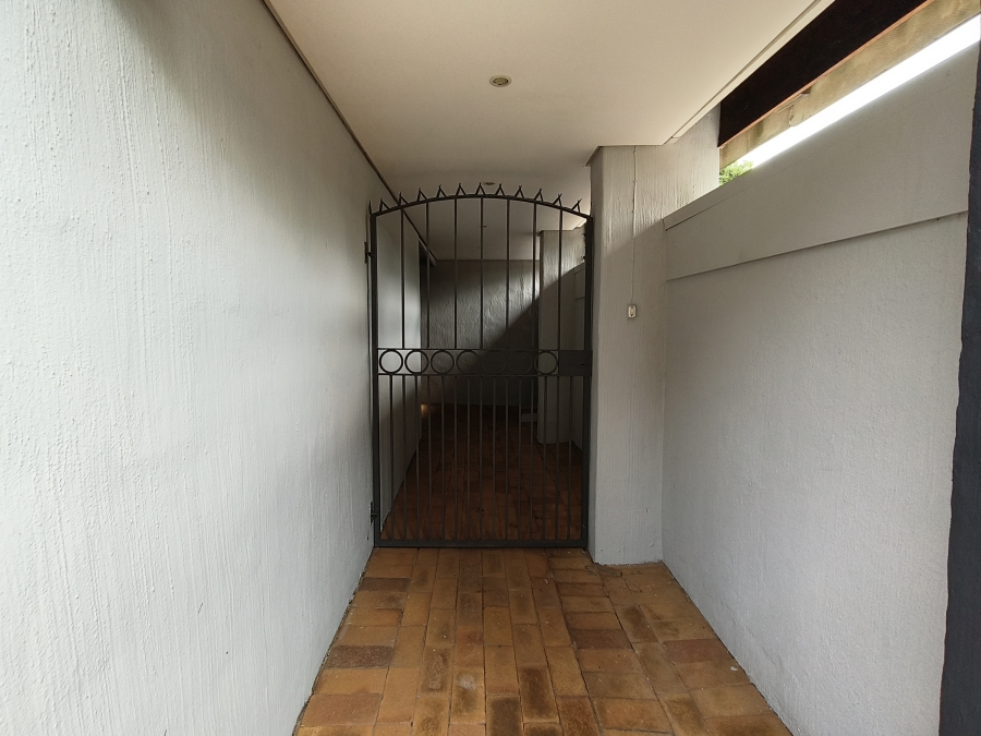 4 Bedroom Property for Sale in Garsfontein Gauteng