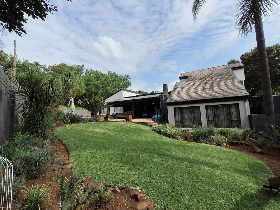 4 Bedroom Property for Sale in Garsfontein Gauteng