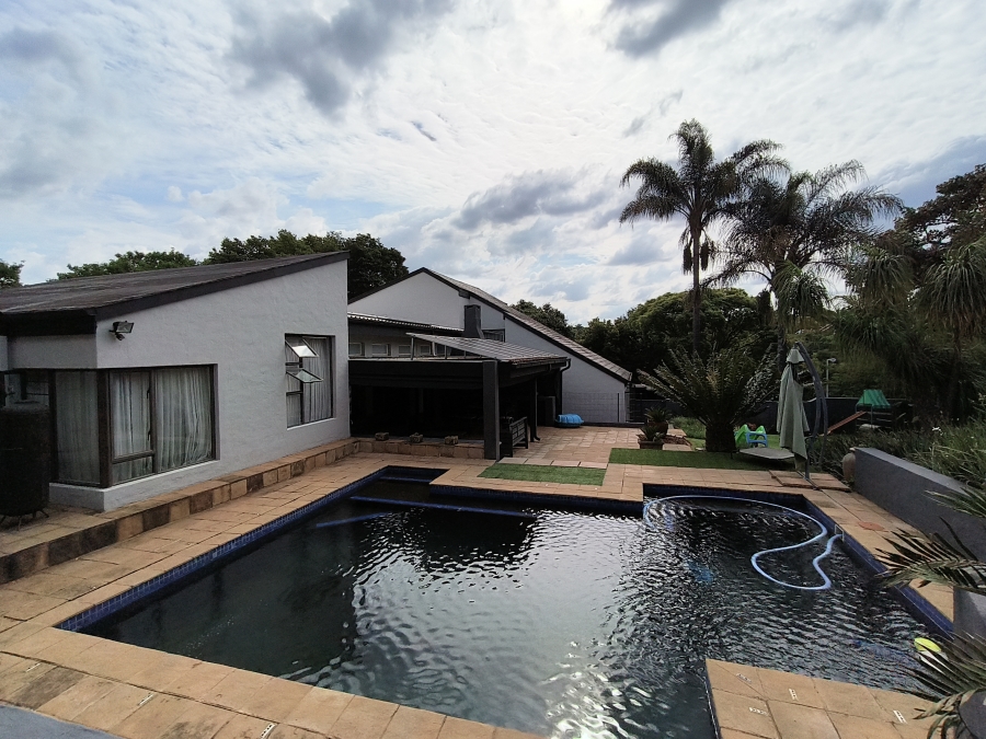 4 Bedroom Property for Sale in Garsfontein Gauteng