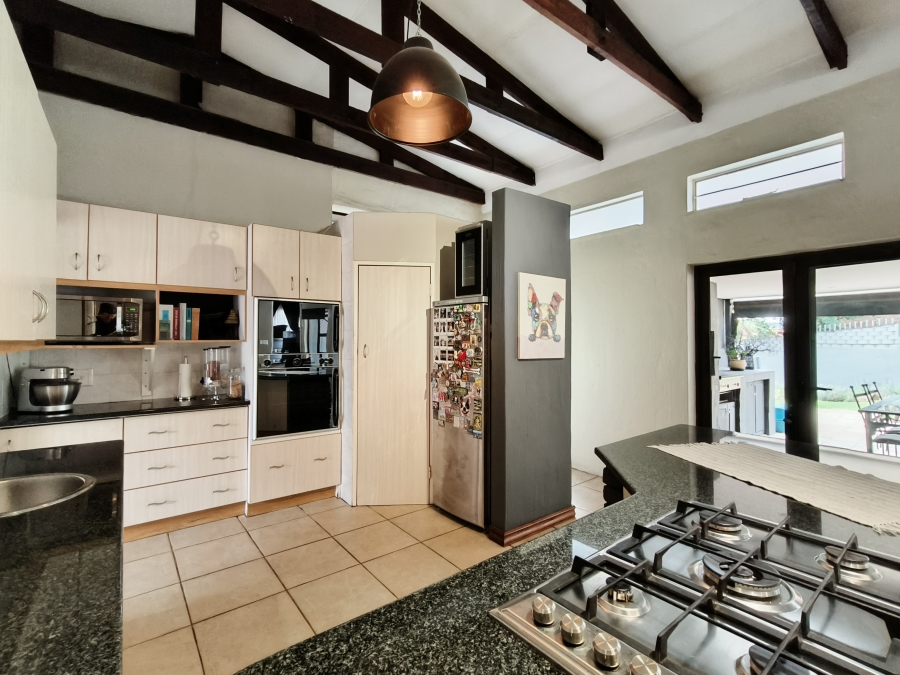 4 Bedroom Property for Sale in Garsfontein Gauteng