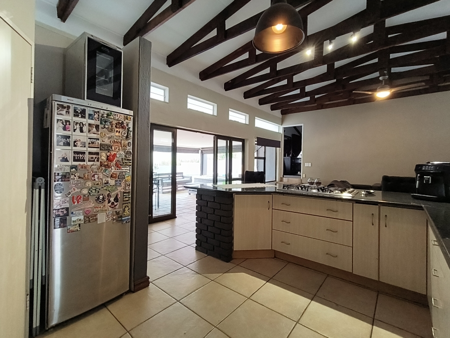 4 Bedroom Property for Sale in Garsfontein Gauteng