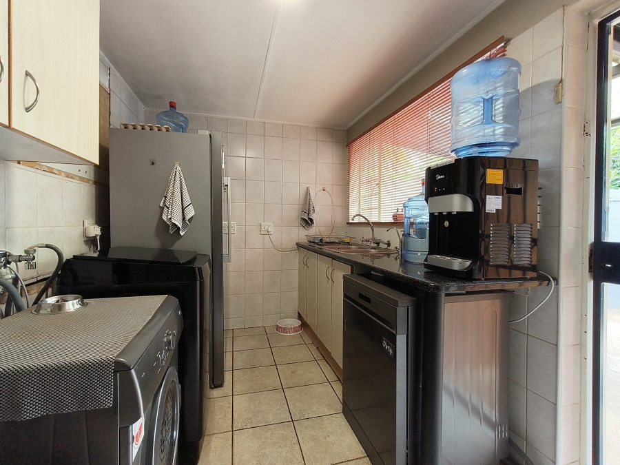 4 Bedroom Property for Sale in Garsfontein Gauteng