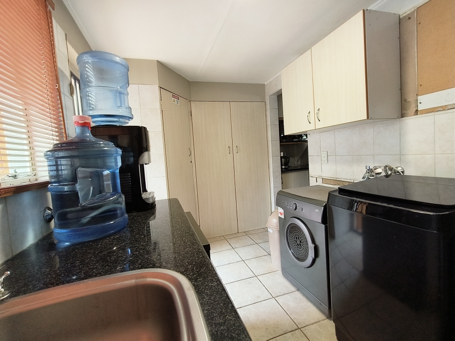 4 Bedroom Property for Sale in Garsfontein Gauteng