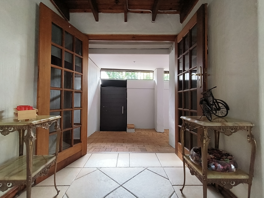 4 Bedroom Property for Sale in Garsfontein Gauteng