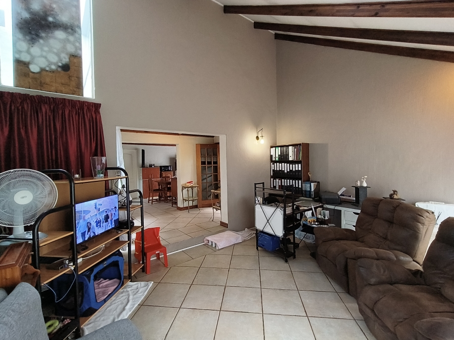 4 Bedroom Property for Sale in Garsfontein Gauteng
