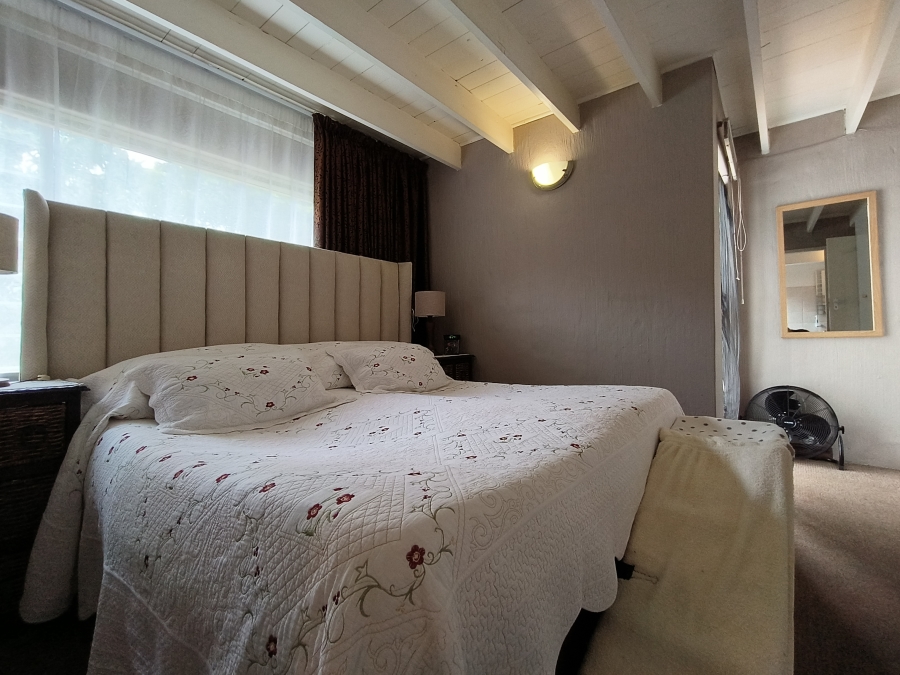 4 Bedroom Property for Sale in Garsfontein Gauteng