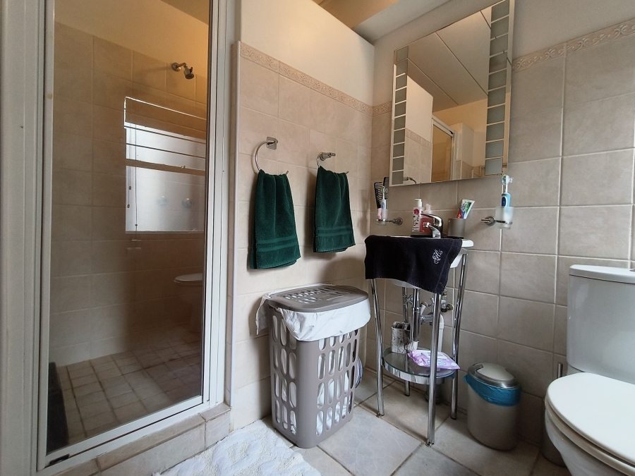 4 Bedroom Property for Sale in Garsfontein Gauteng