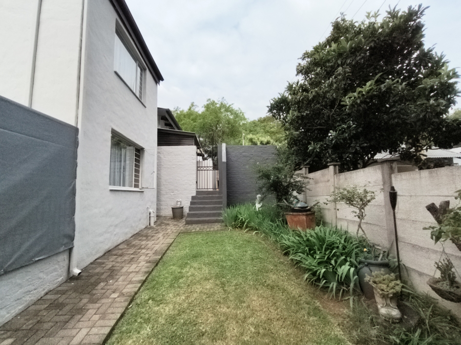 4 Bedroom Property for Sale in Garsfontein Gauteng