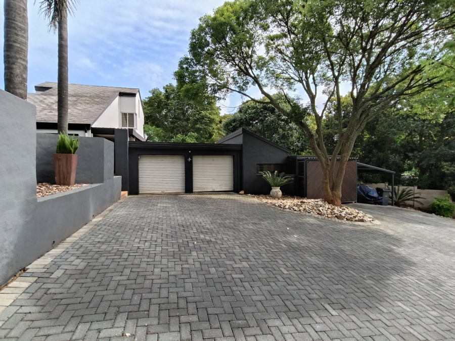 4 Bedroom Property for Sale in Garsfontein Gauteng