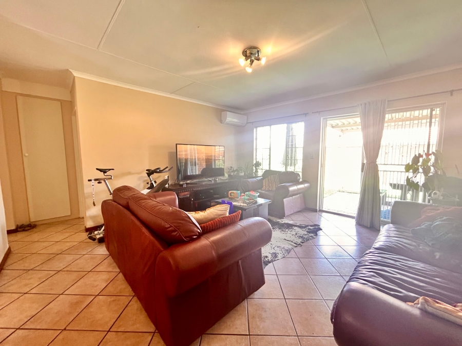 2 Bedroom Property for Sale in Elardus Park Gauteng