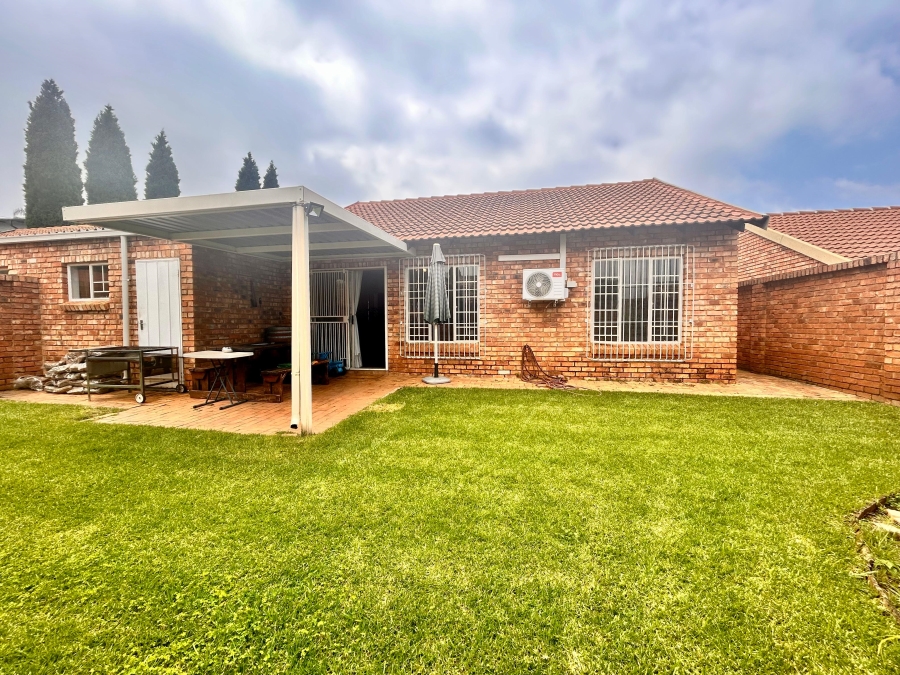 2 Bedroom Property for Sale in Elardus Park Gauteng