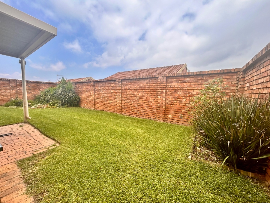 2 Bedroom Property for Sale in Elardus Park Gauteng