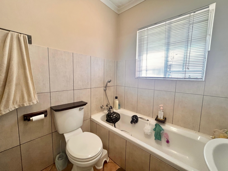 2 Bedroom Property for Sale in Elardus Park Gauteng