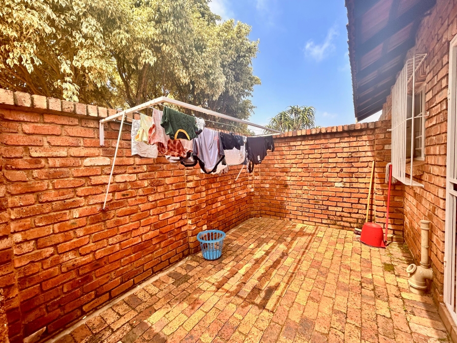 2 Bedroom Property for Sale in Elardus Park Gauteng
