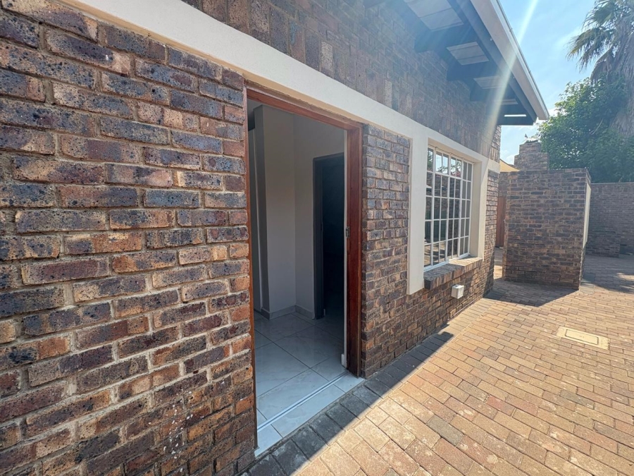 To Let 1 Bedroom Property for Rent in Wierda Park Gauteng