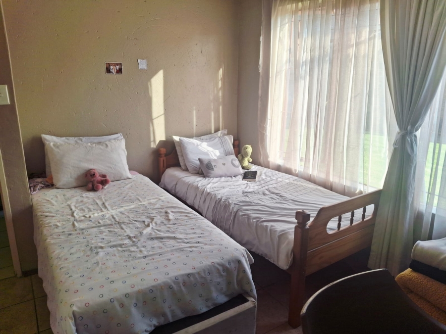 2 Bedroom Property for Sale in Mountain View Gauteng