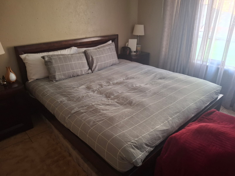 2 Bedroom Property for Sale in Mountain View Gauteng