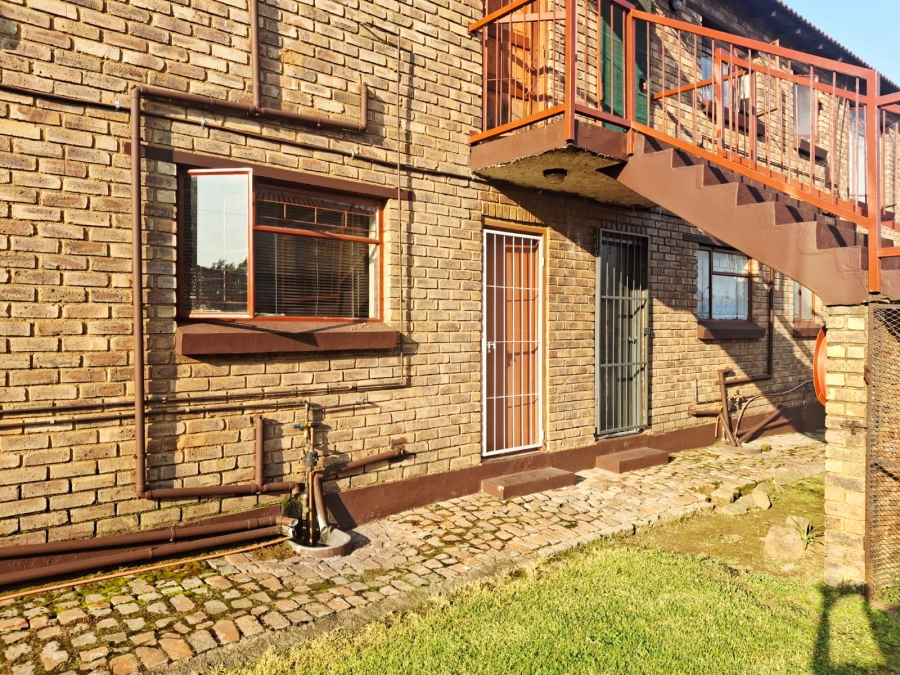 2 Bedroom Property for Sale in Mountain View Gauteng