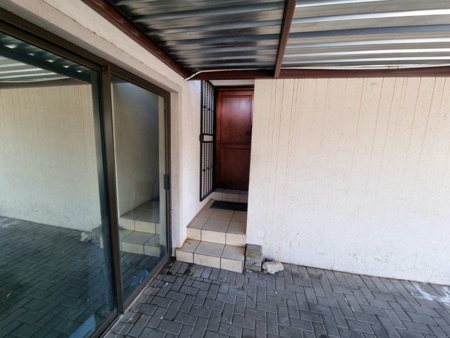To Let 3 Bedroom Property for Rent in Moreleta Park Gauteng
