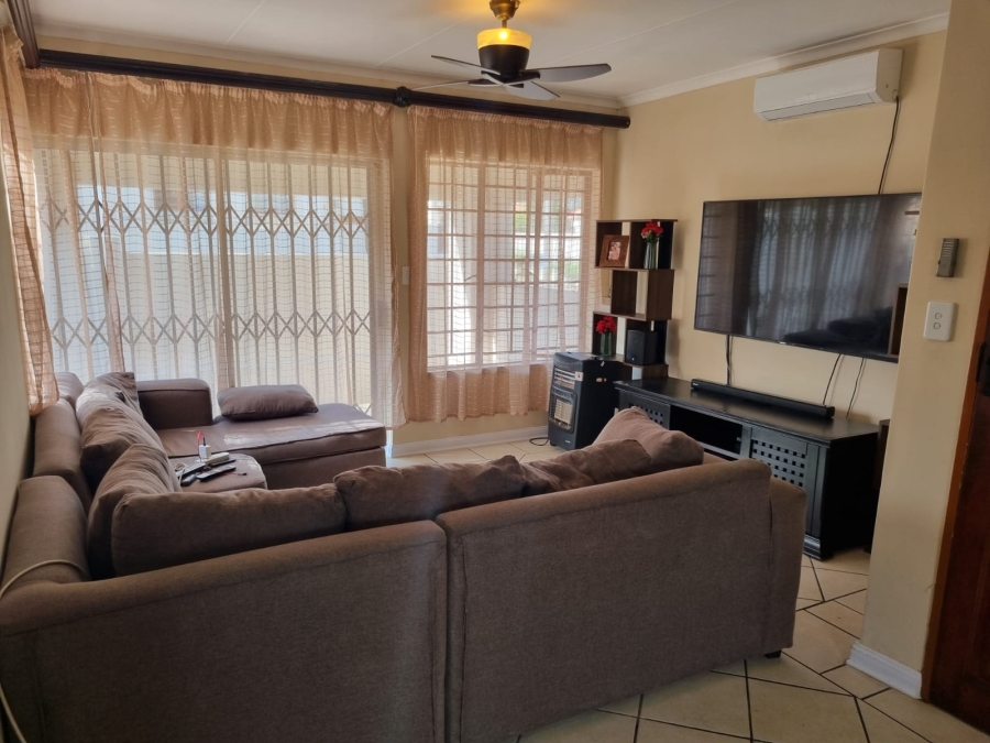 To Let 3 Bedroom Property for Rent in Moreleta Park Gauteng
