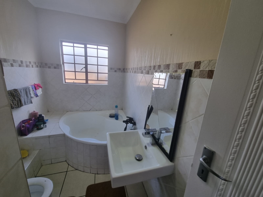 To Let 3 Bedroom Property for Rent in Moreleta Park Gauteng