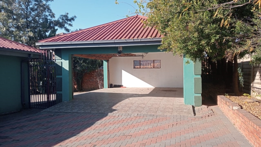 4 Bedroom Property for Sale in Kwaggasrand Gauteng