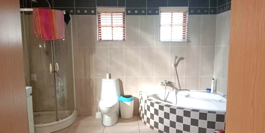 4 Bedroom Property for Sale in Kwaggasrand Gauteng