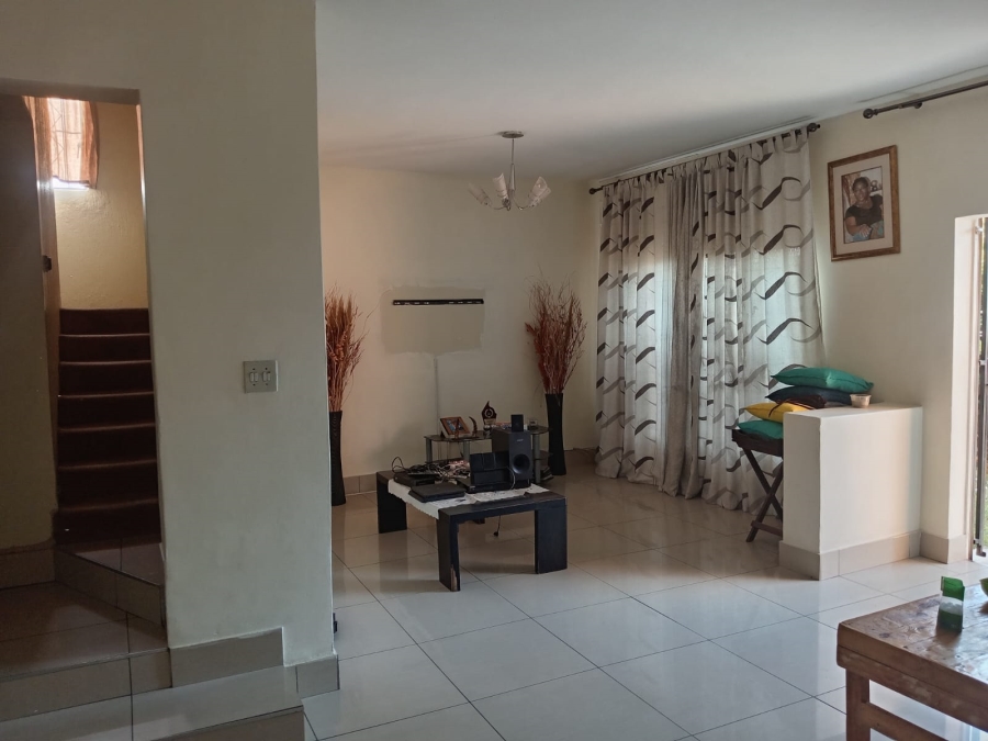To Let 3 Bedroom Property for Rent in Lyndhurst Gauteng