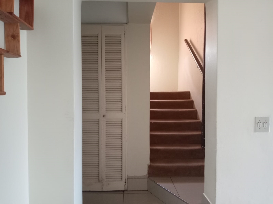 To Let 3 Bedroom Property for Rent in Lyndhurst Gauteng