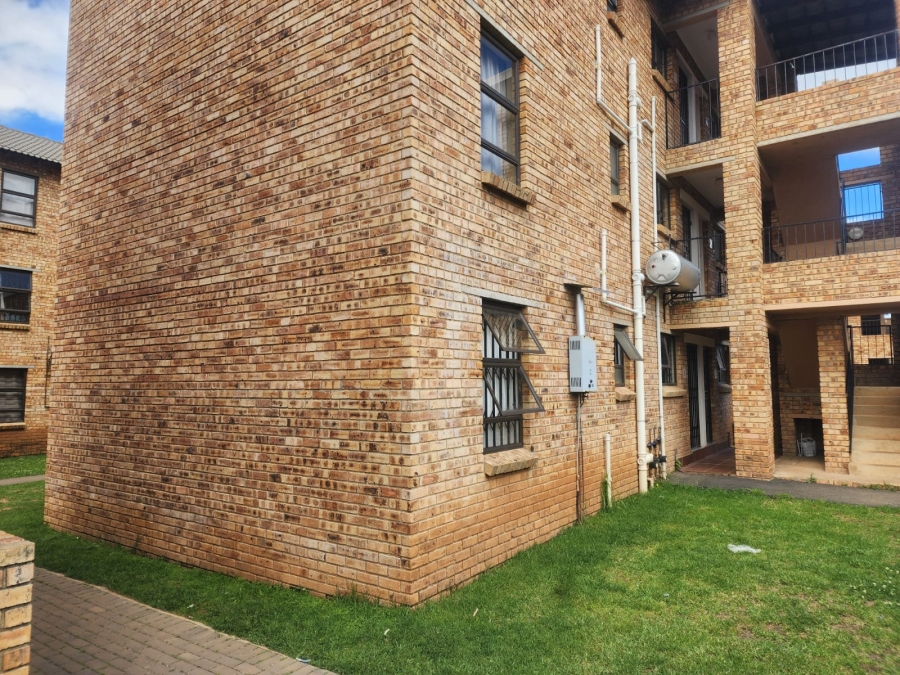 2 Bedroom Property for Sale in Princess A H Gauteng